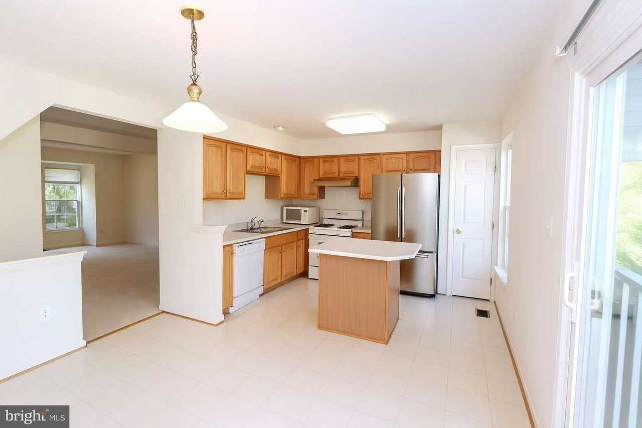 11321 Amberlea Farm Dr - Photo 2 of 11