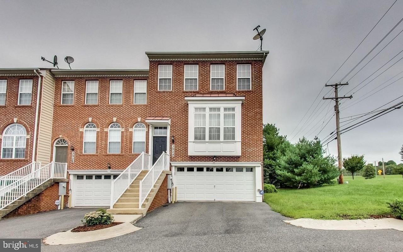 3928 Bryant Park Circle - Photo 2 of 24