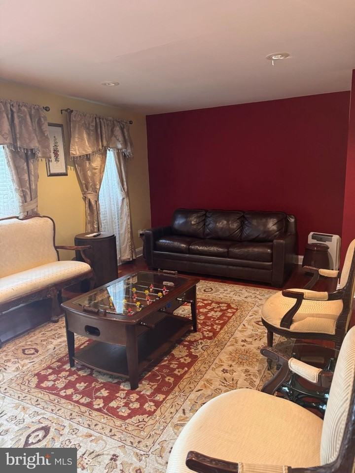 14919 Dinsdale Dr - Photo 6 of 22