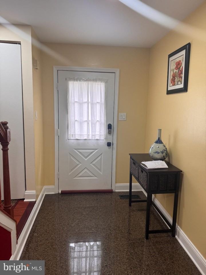 14919 Dinsdale Dr - Photo 7 of 22