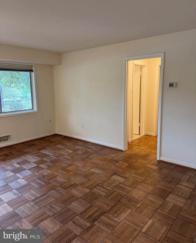 10524 Weymouth St Unit W-1 #W1 - Photo 5 of 18