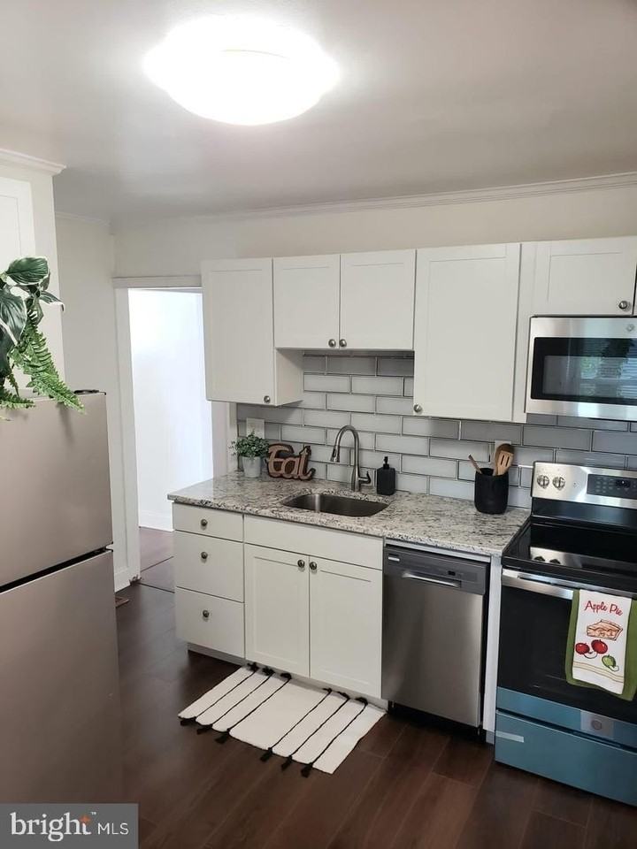 11515 Goodloe Rd - Photo 2 of 12