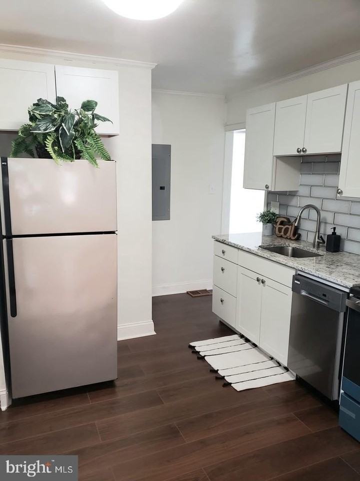 11515 Goodloe Rd - Photo 3 of 12