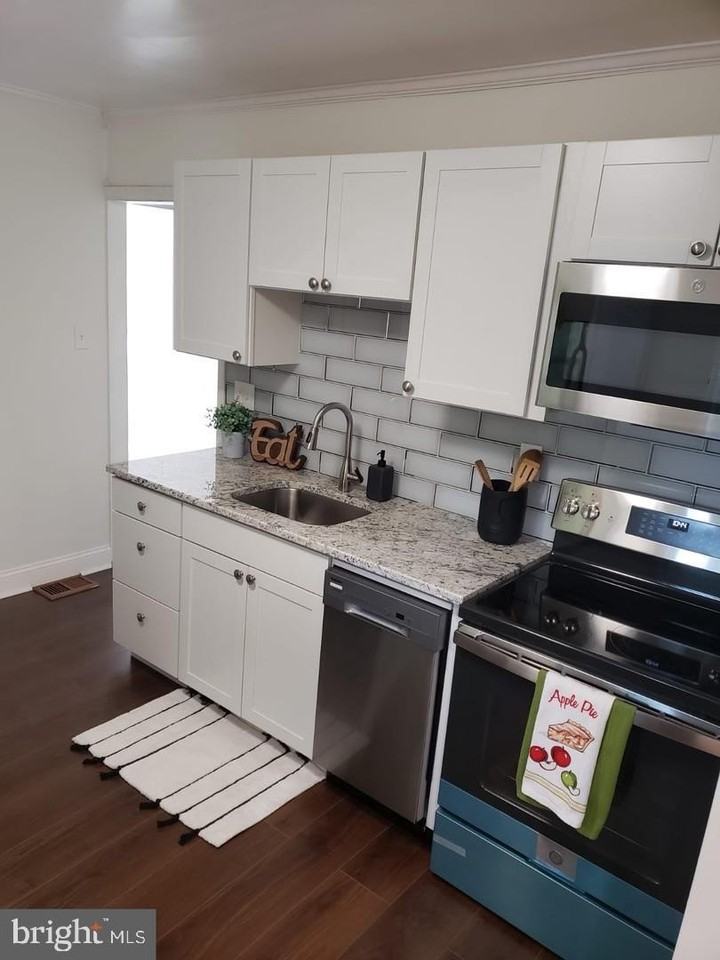 11515 Goodloe Rd - Photo 4 of 12