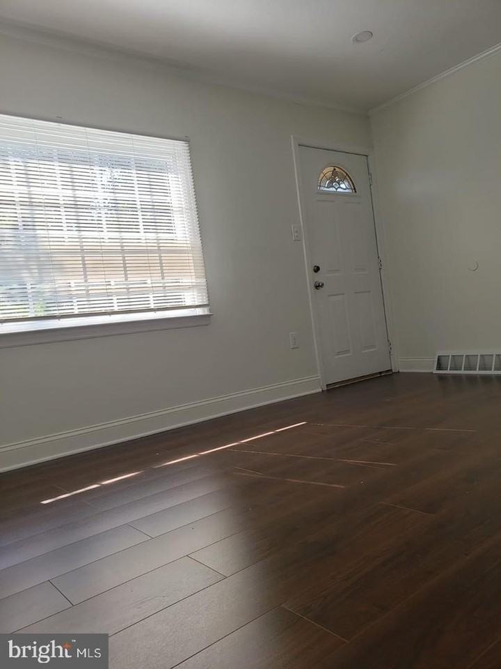 11515 Goodloe Rd - Photo 7 of 12