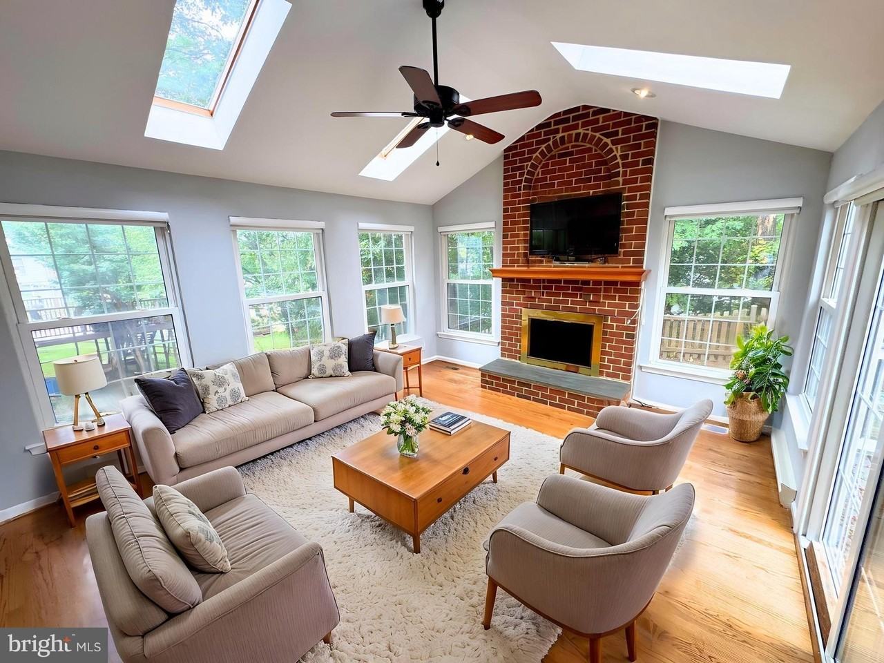 3063 Schubert Dr - Photo 2 of 50