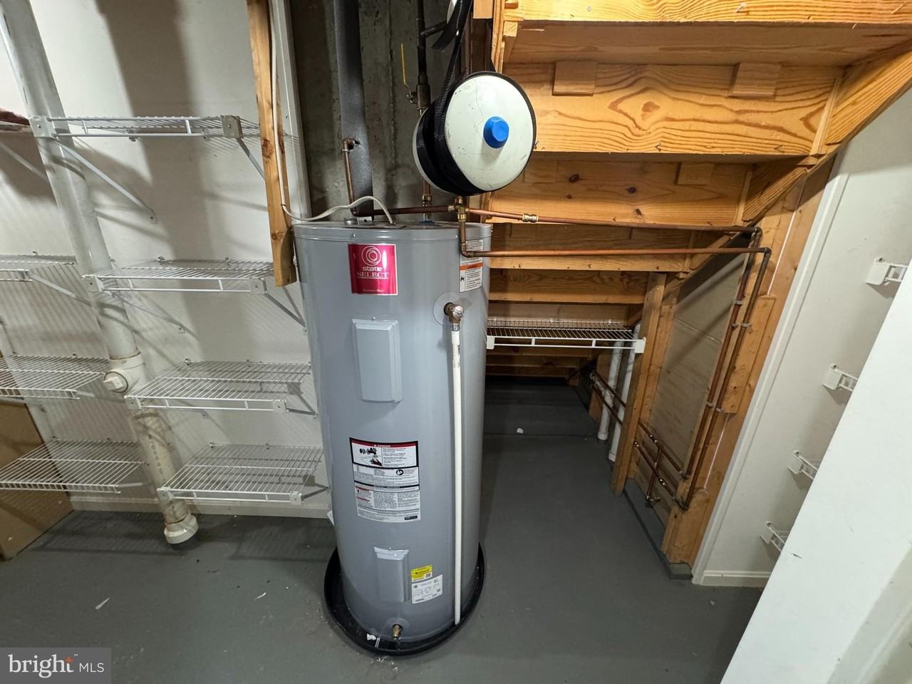 3063 Schubert Dr - Photo 7 of 50