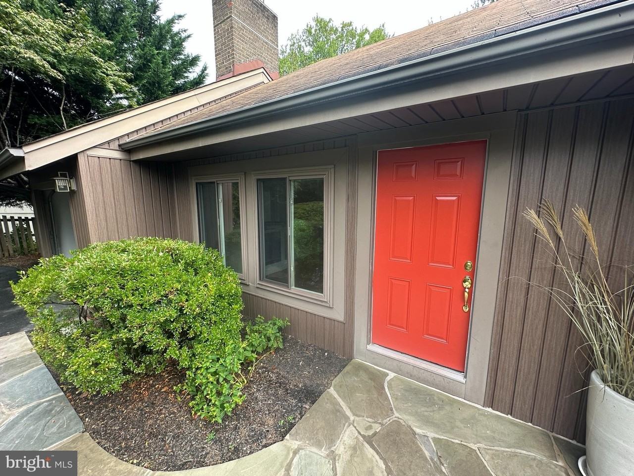 11613 Piney Lodge Road - Photo 4 of 30