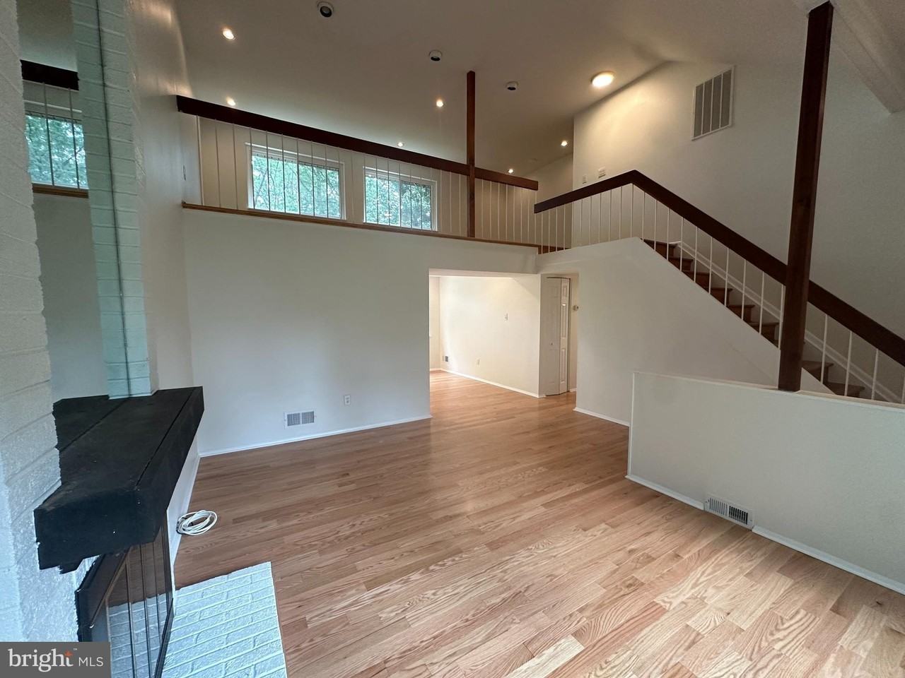 11613 Piney Lodge Rd - Photo 2 of 30