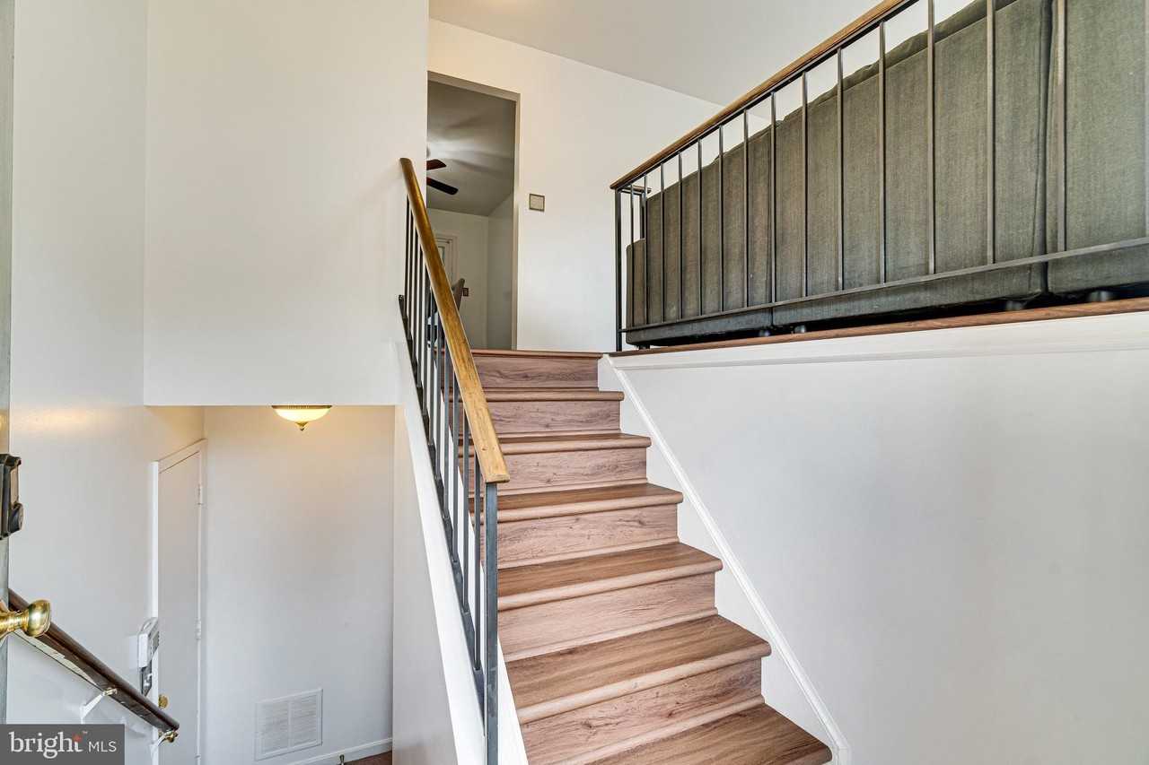 9701 Grandhaven Ave - Photo 5 of 48