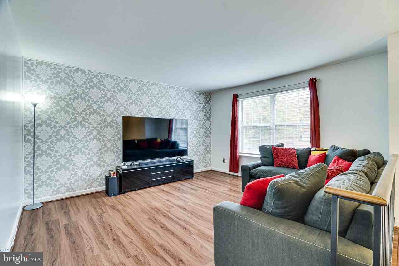 9701 Grandhaven Ave - Photo 7 of 48