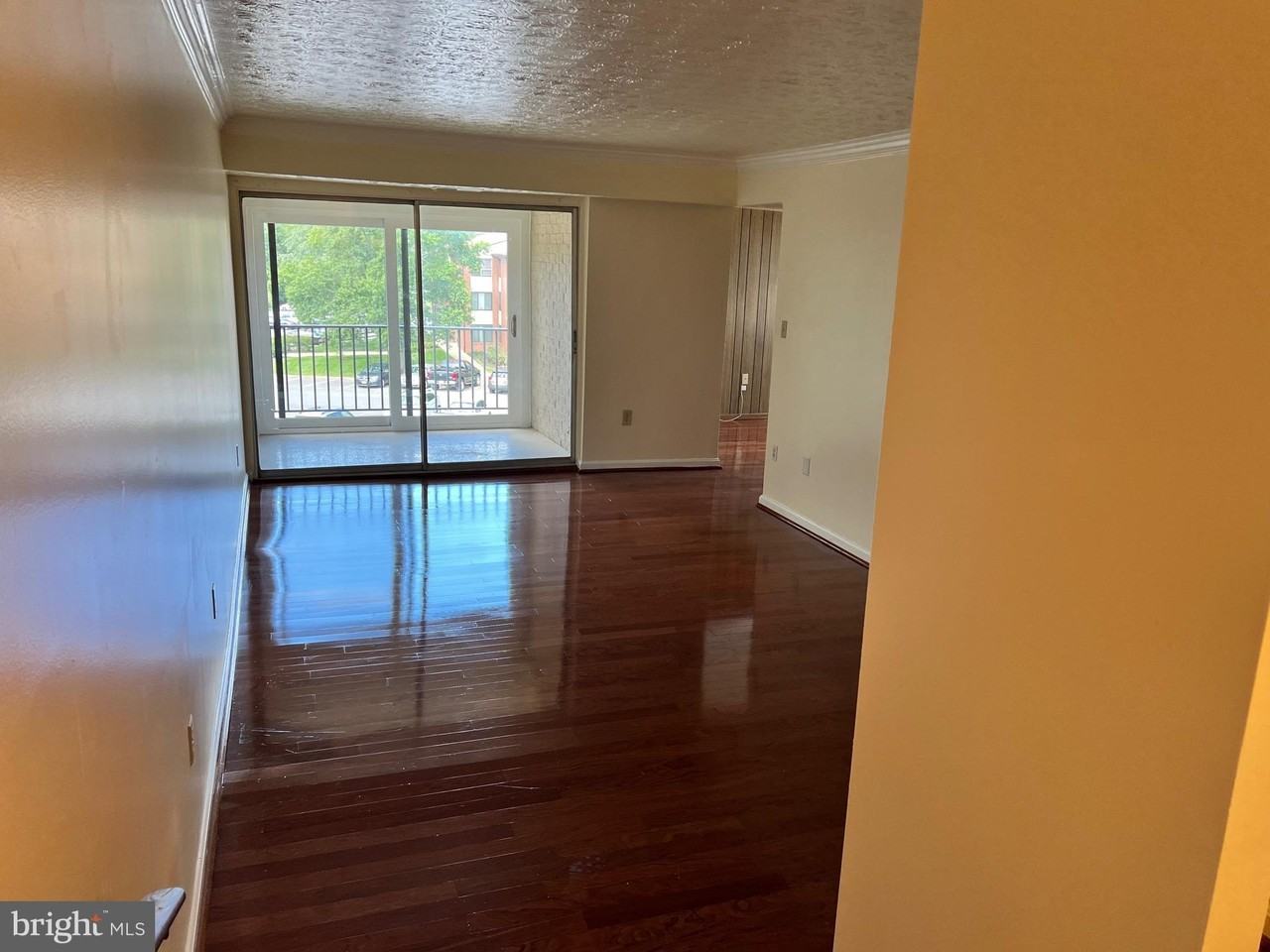 7927 Mandan Rd Apt 301 #301 - Photo 2 of 37