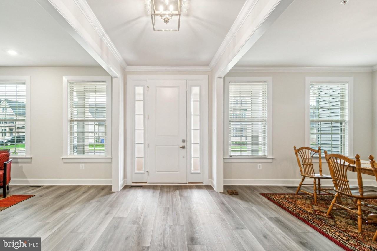 6536 Clubhouse Drive - Photo 6 of 40