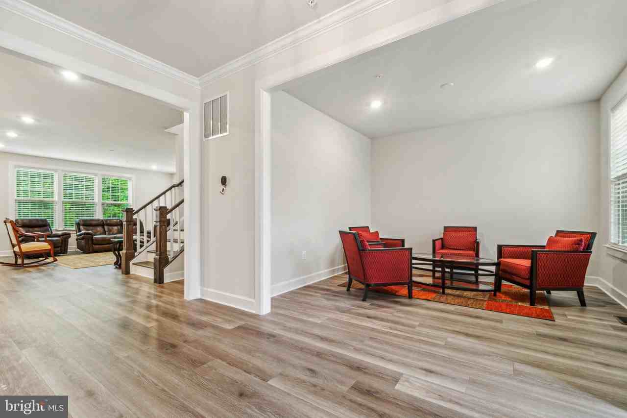 6536 Clubhouse Drive - Photo 7 of 40