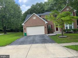 featured image of 10400 Twin Knoll Way