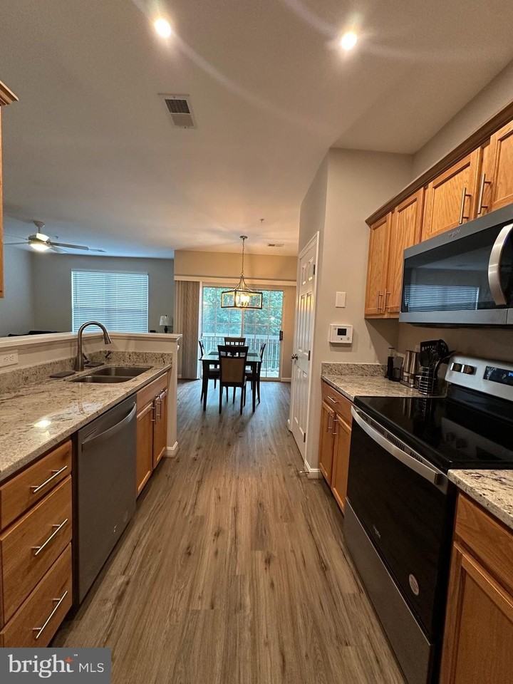 14417 Hampshire Hall Court - Photo 5 of 12