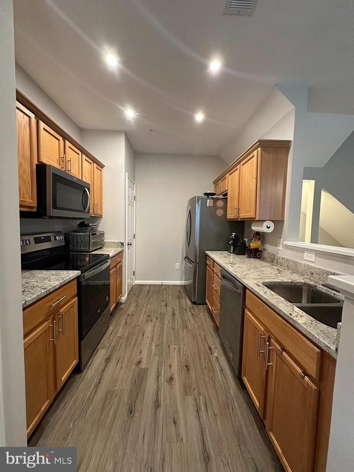 14417 Hampshire Hall Court - Photo 6 of 12