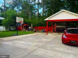 featured image of 7213 Adelphi Rd