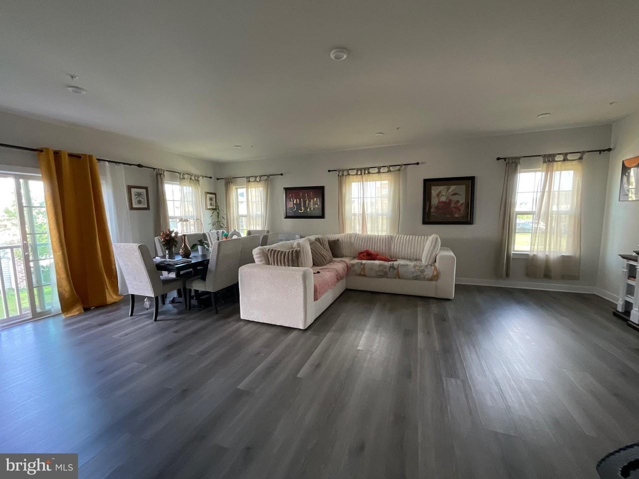 14724 Silver Hammer Way - Photo 3 of 5