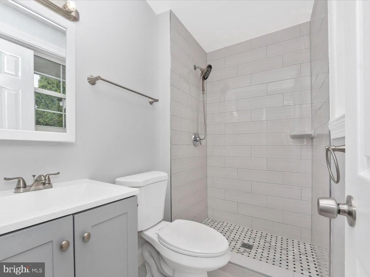 9226 Limestone Pl - Photo 5 of 35