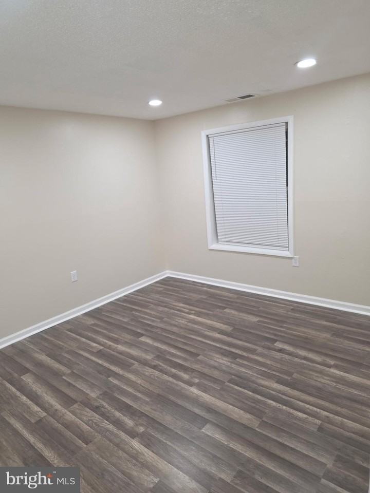 3805 Swann Rd Apt 102 #102 - Photo 3 of 8