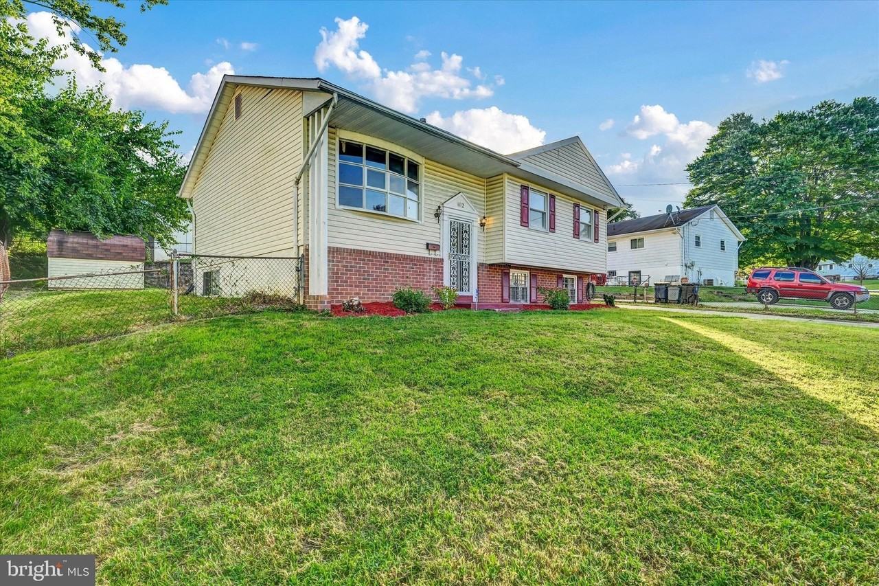 6812 Pepper St - Photo 2 of 42