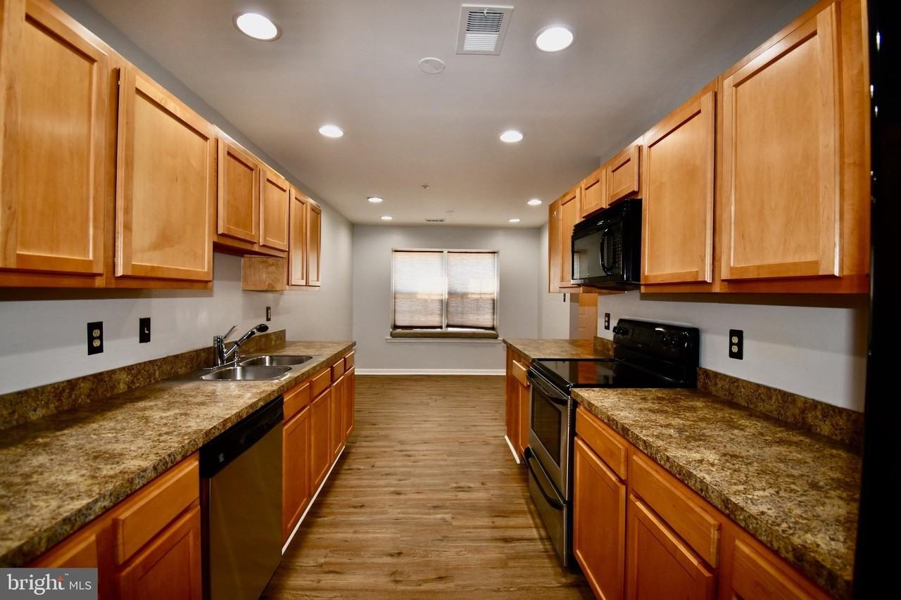 11234 Hannah Way Unit 1 #1 - Photo 4 of 48