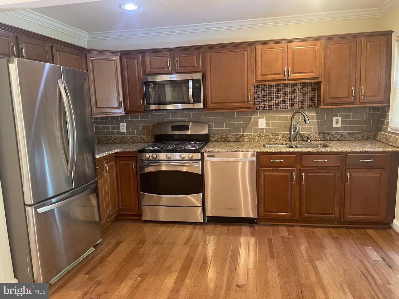 5102 Glassmanor Dr Unit 2 #2 - Photo 3 of 36