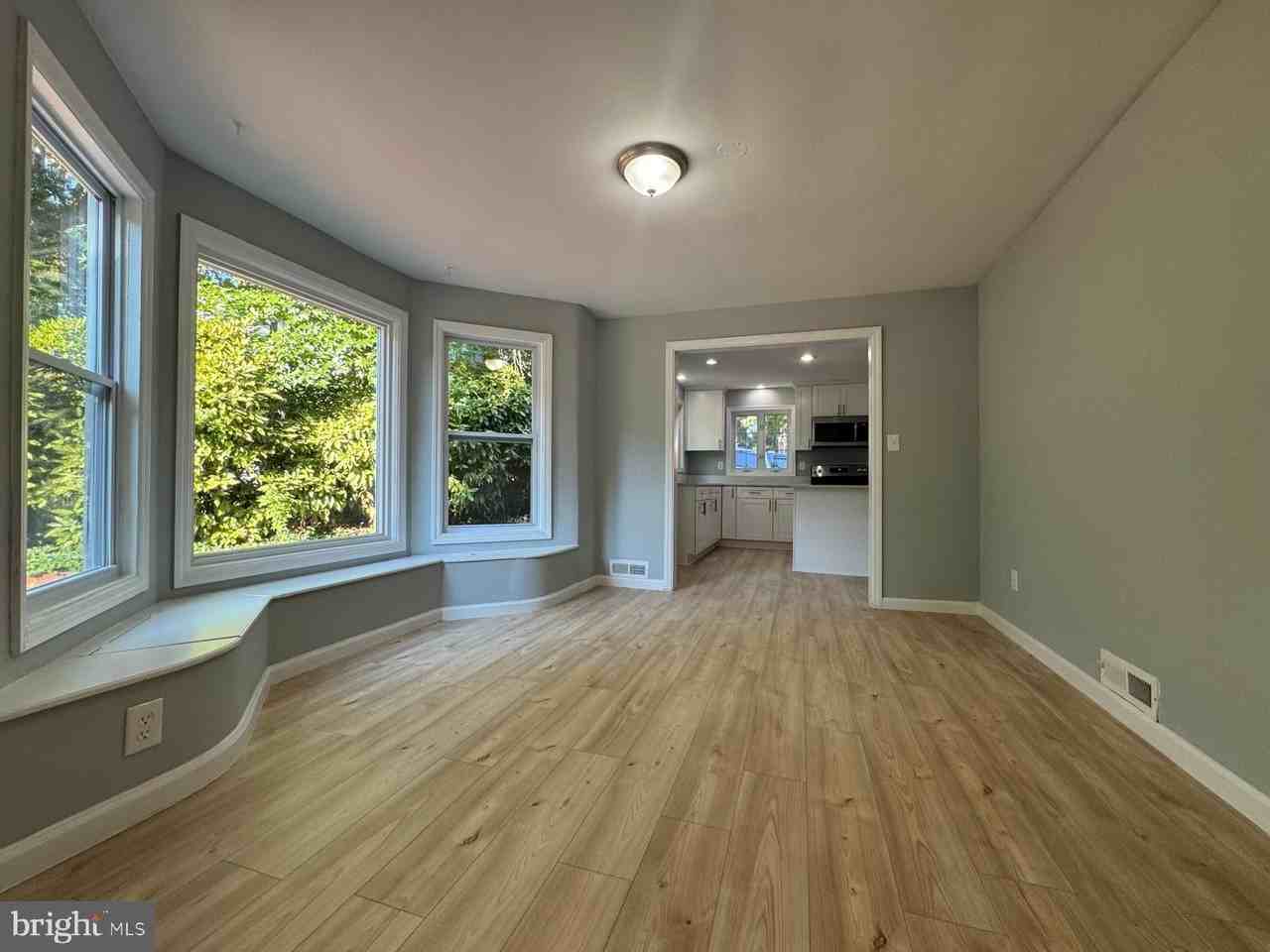 5735 Euclid St - Photo 3 of 14