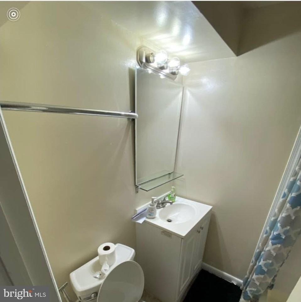 8711 34th Ave - Photo 7 of 9