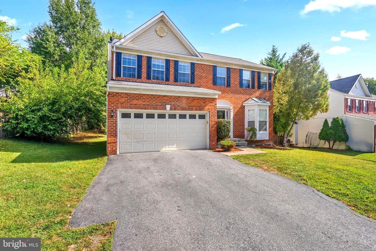 8913 Tonbridge Ter - Photo 3 of 42