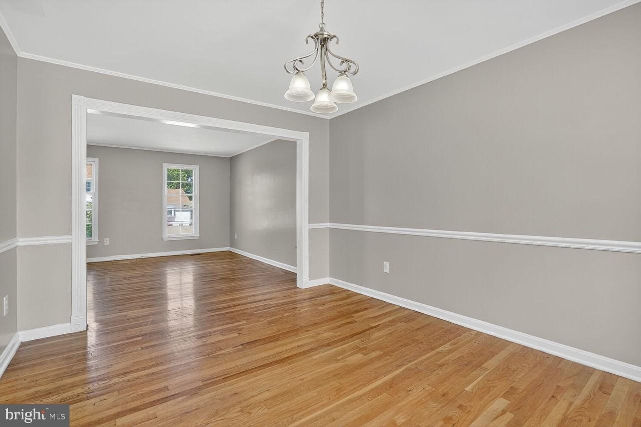 7720 Loudon Drive - Photo 5 of 28