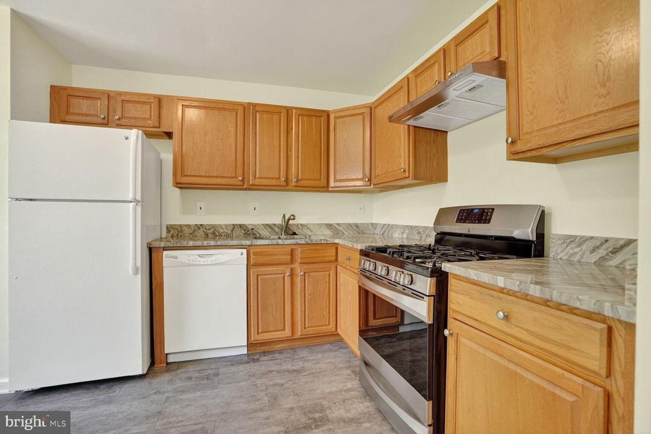 7720 Loudon Drive - Photo 7 of 28