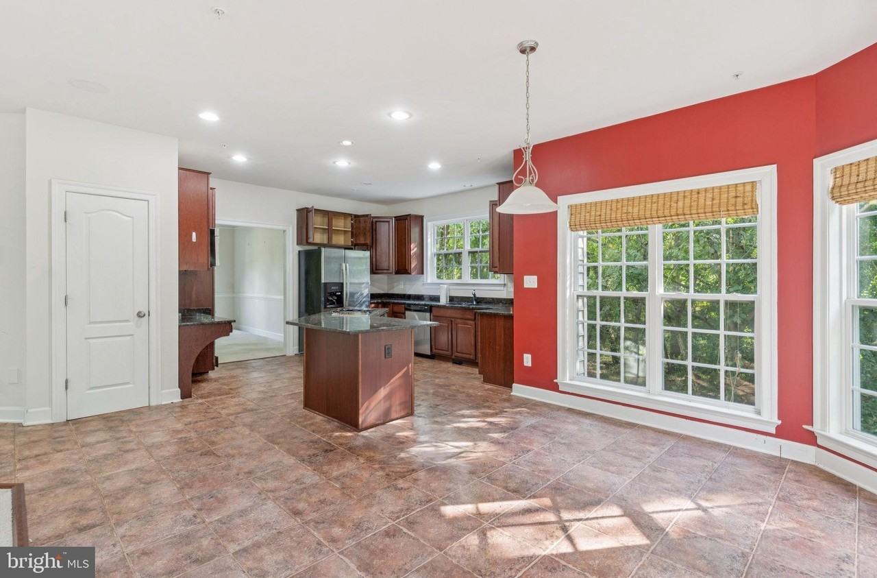 13005 Woodmore North Blvd - Photo 3 of 27