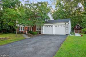 featured image of 3816 Irongate Ln