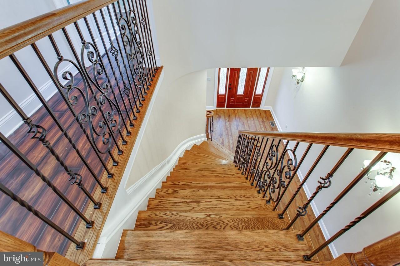 43840 Tarrywyle Way - Photo 3 of 41