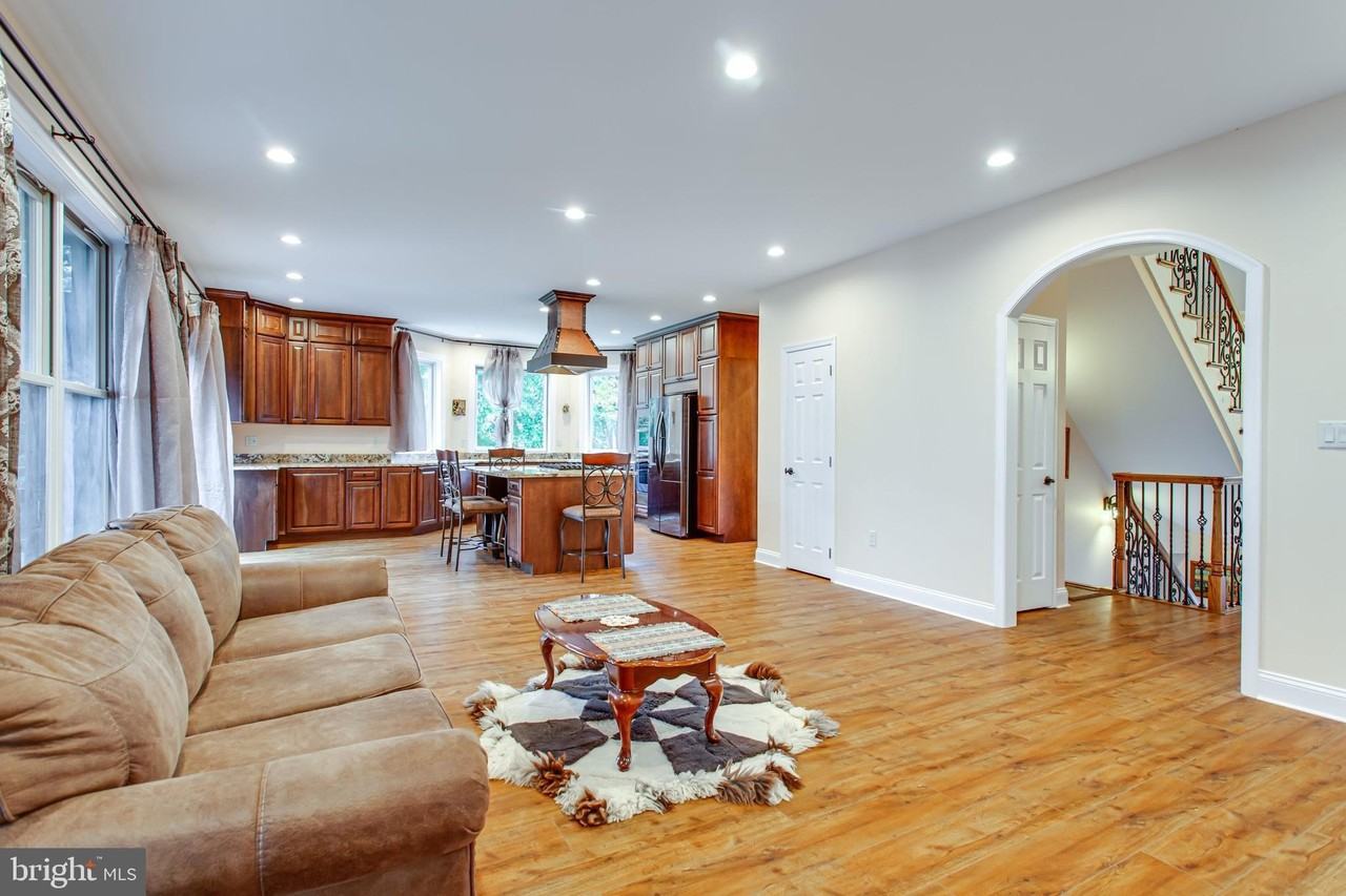 43840 Tarrywyle Way - Photo 4 of 41