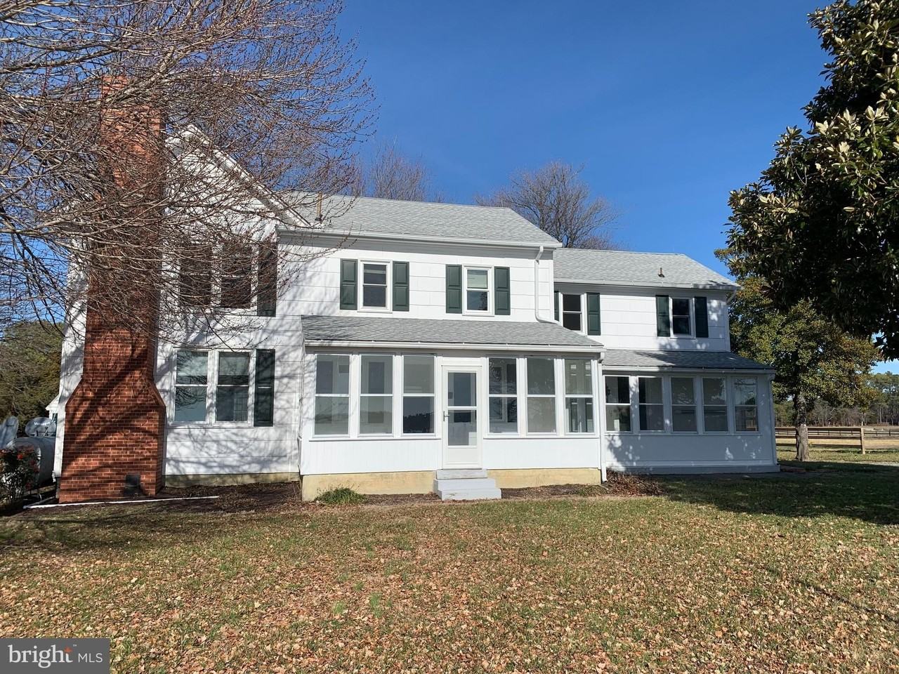 23260 Wells Point Rd - Photo 4 of 18