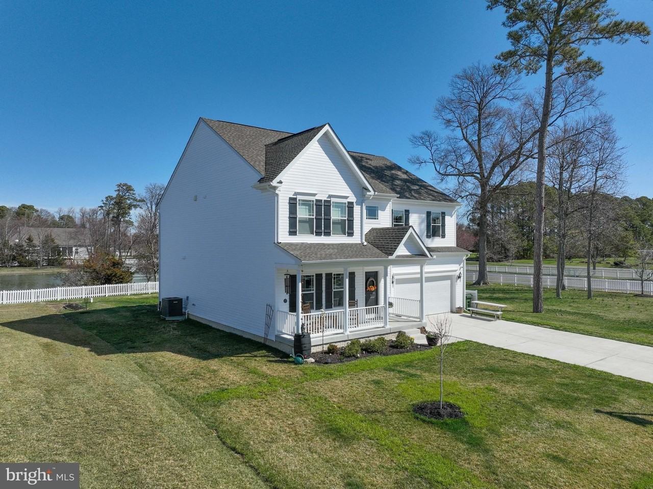 5559 Trafalgar Road - Photo 4 of 50