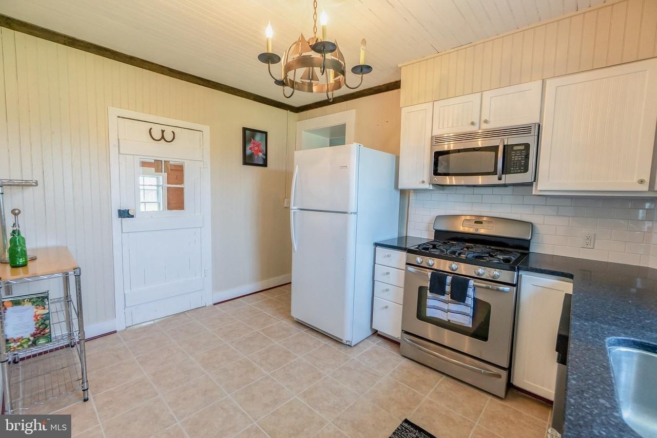 26692 Presquile Rd - Photo 5 of 31