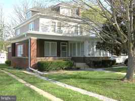 featured image of 1021 Potomac Ave Apt 1st #1stFL