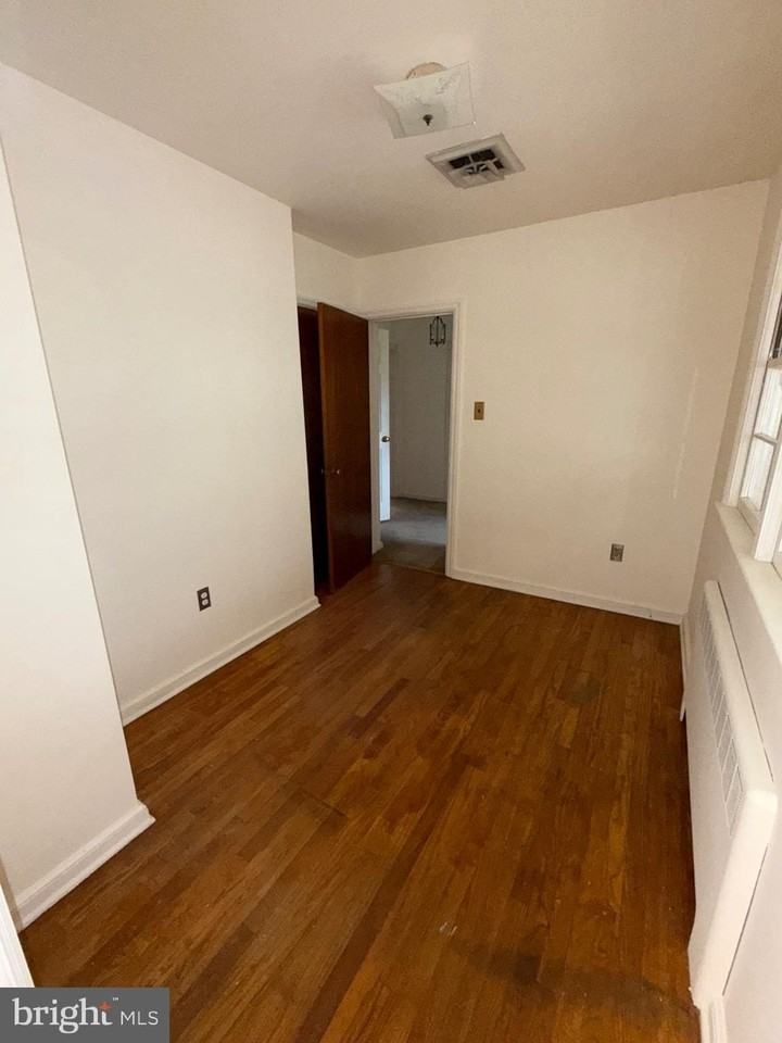 661 Grape St - Photo 4 of 15