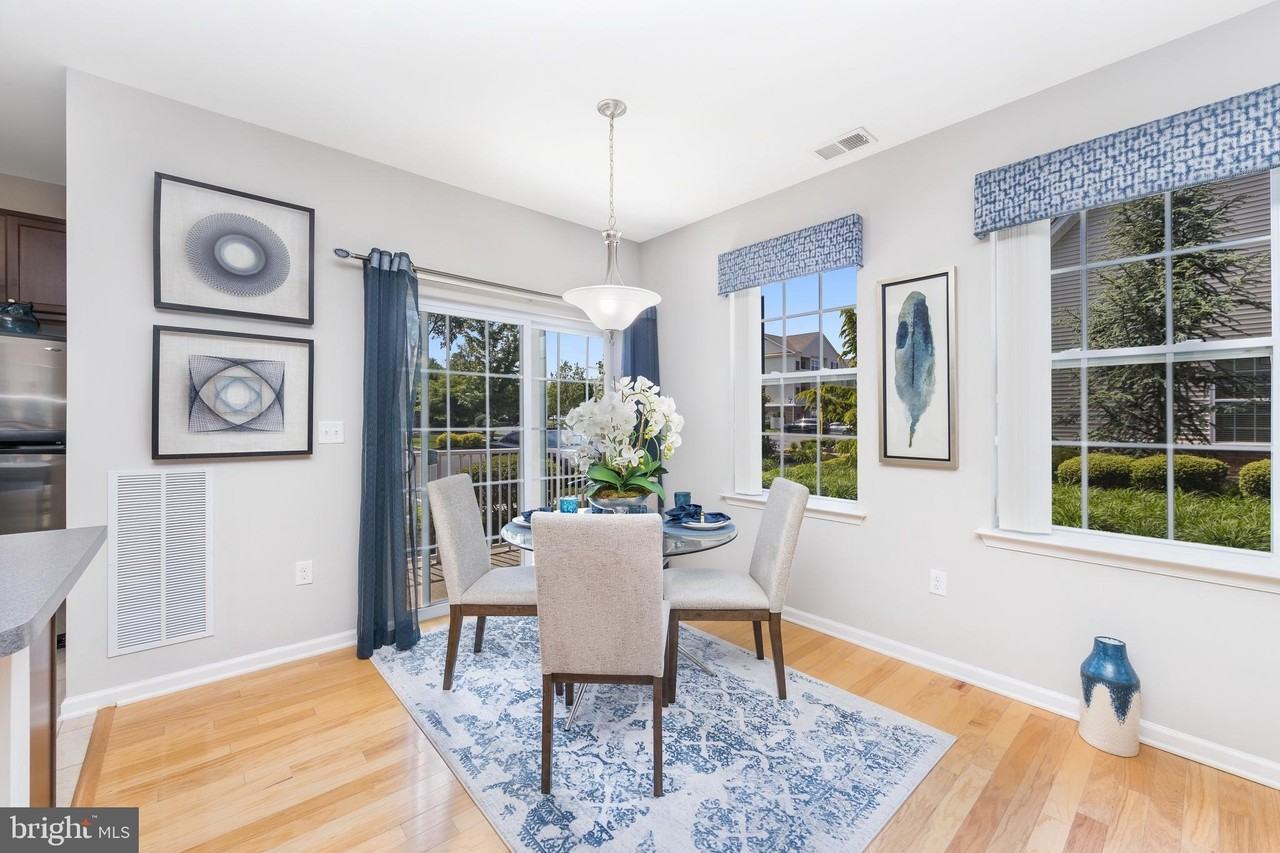 198 Camelot Court - Photo 4 of 6