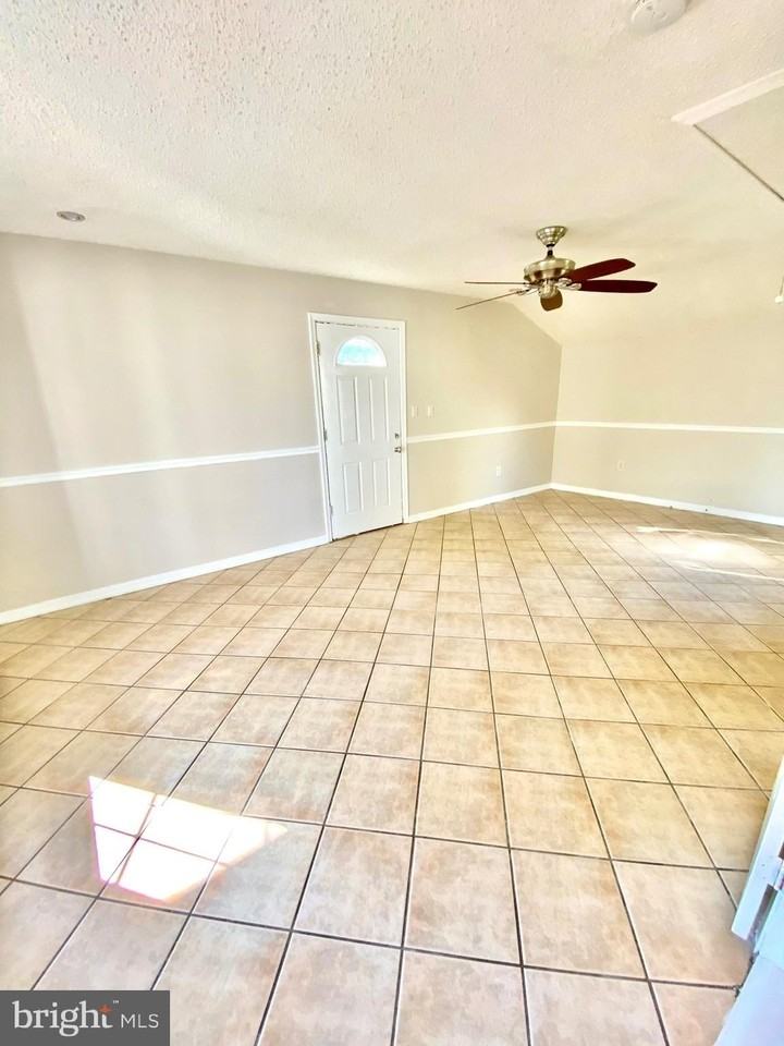 46 Beaverdale Ln - Photo 2 of 12