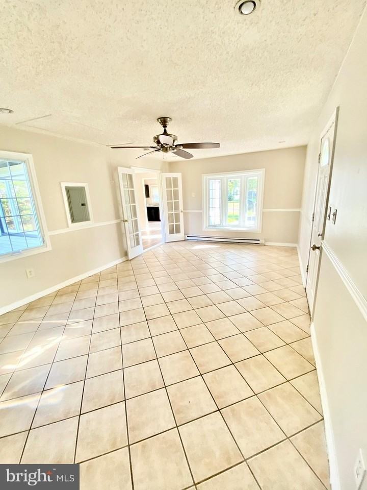 46 Beaverdale Ln - Photo 3 of 12