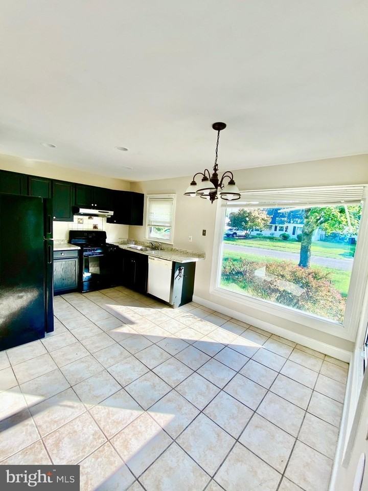 46 Beaverdale Ln - Photo 5 of 12