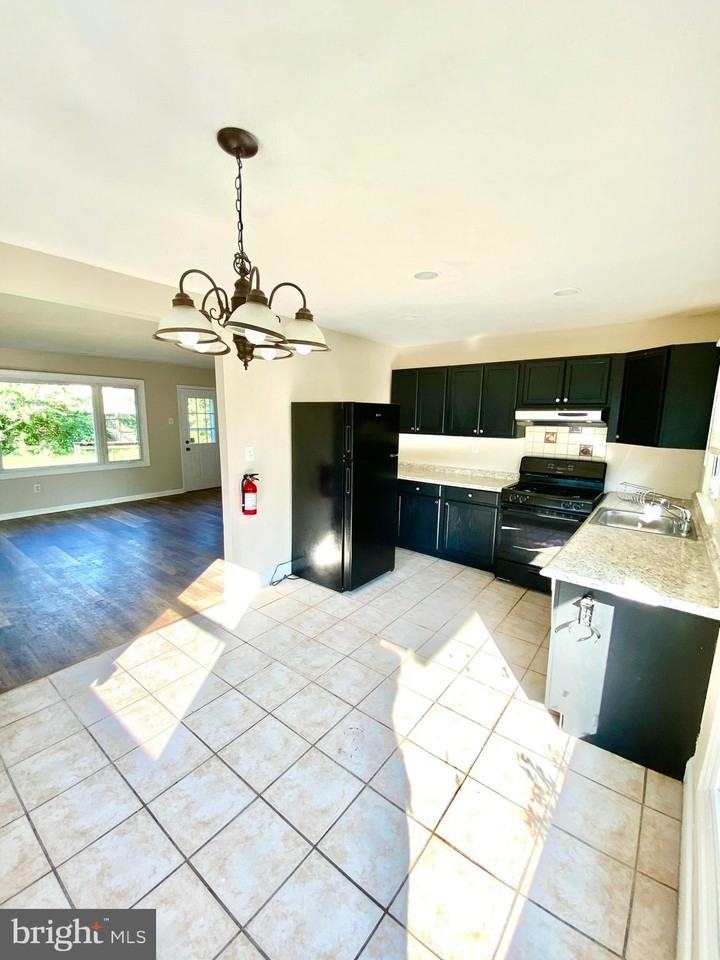 46 Beaverdale Ln - Photo 6 of 12