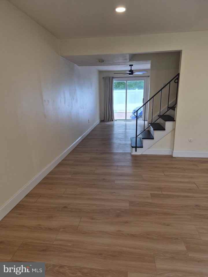 17 Rittenhouse Court - Photo 2 of 13