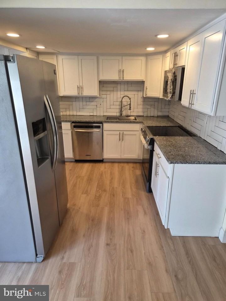 17 Rittenhouse Court - Photo 6 of 13