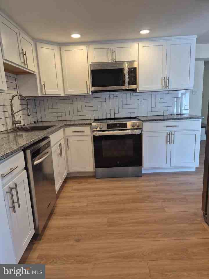 17 Rittenhouse Court - Photo 7 of 13